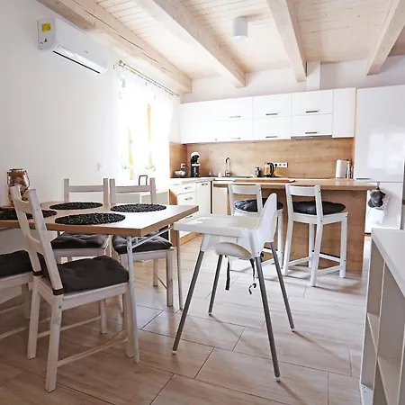 Husovka No135 Holiday home *