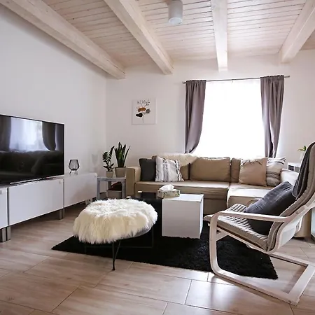 Ferienhaus Husovka No135